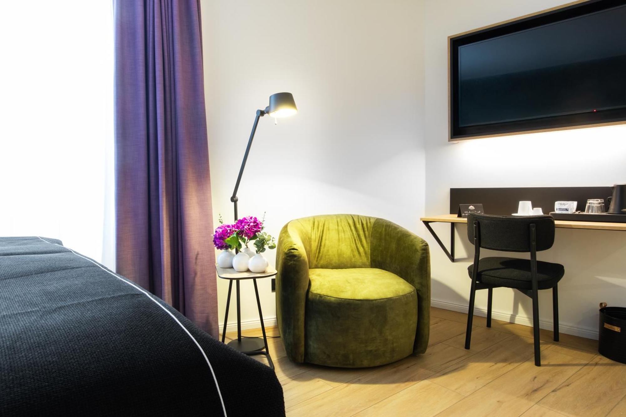 Frida Hotel & Cafe Bassum Ngoại thất bức ảnh