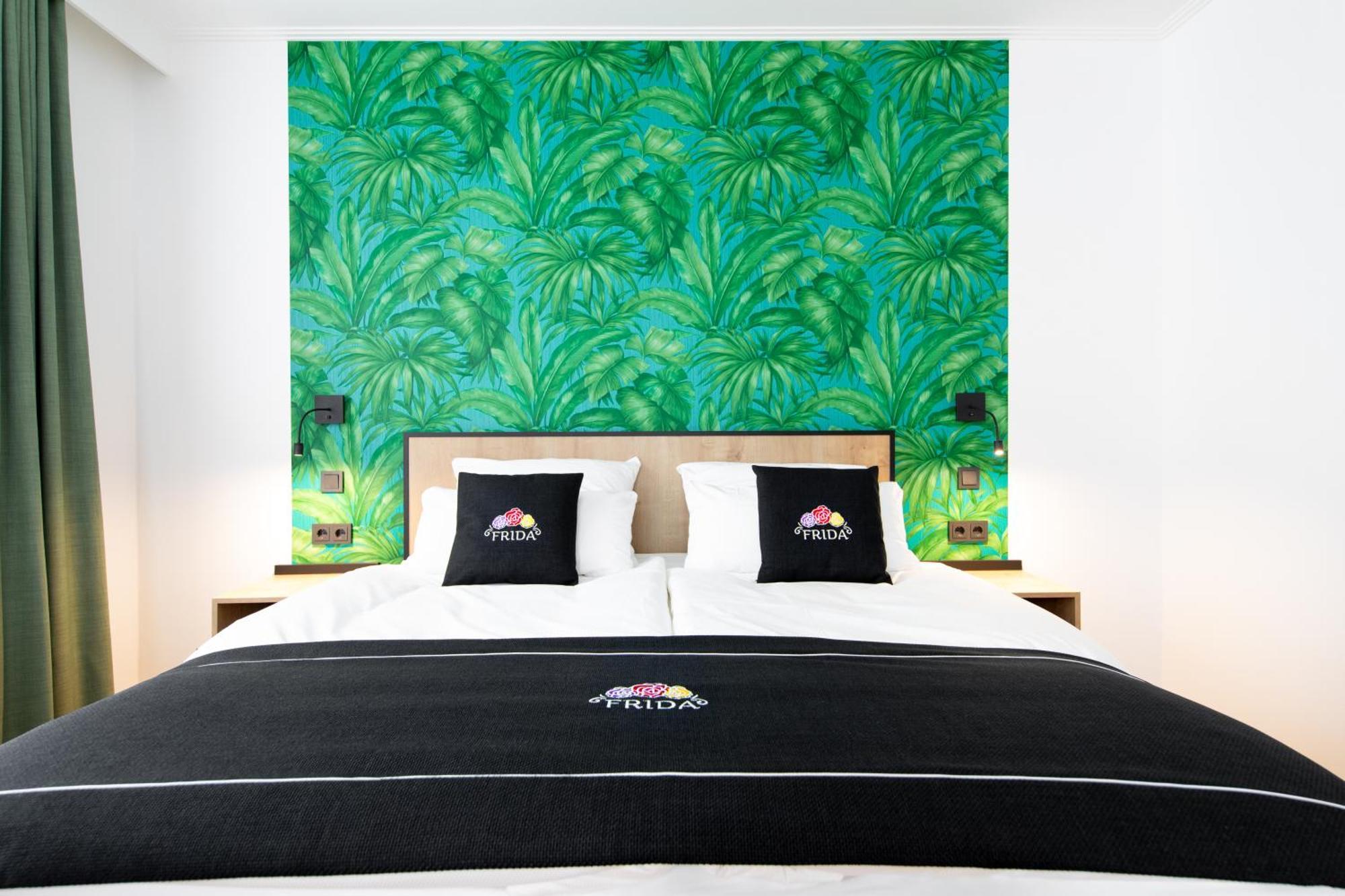 Frida Hotel & Cafe Bassum Ngoại thất bức ảnh