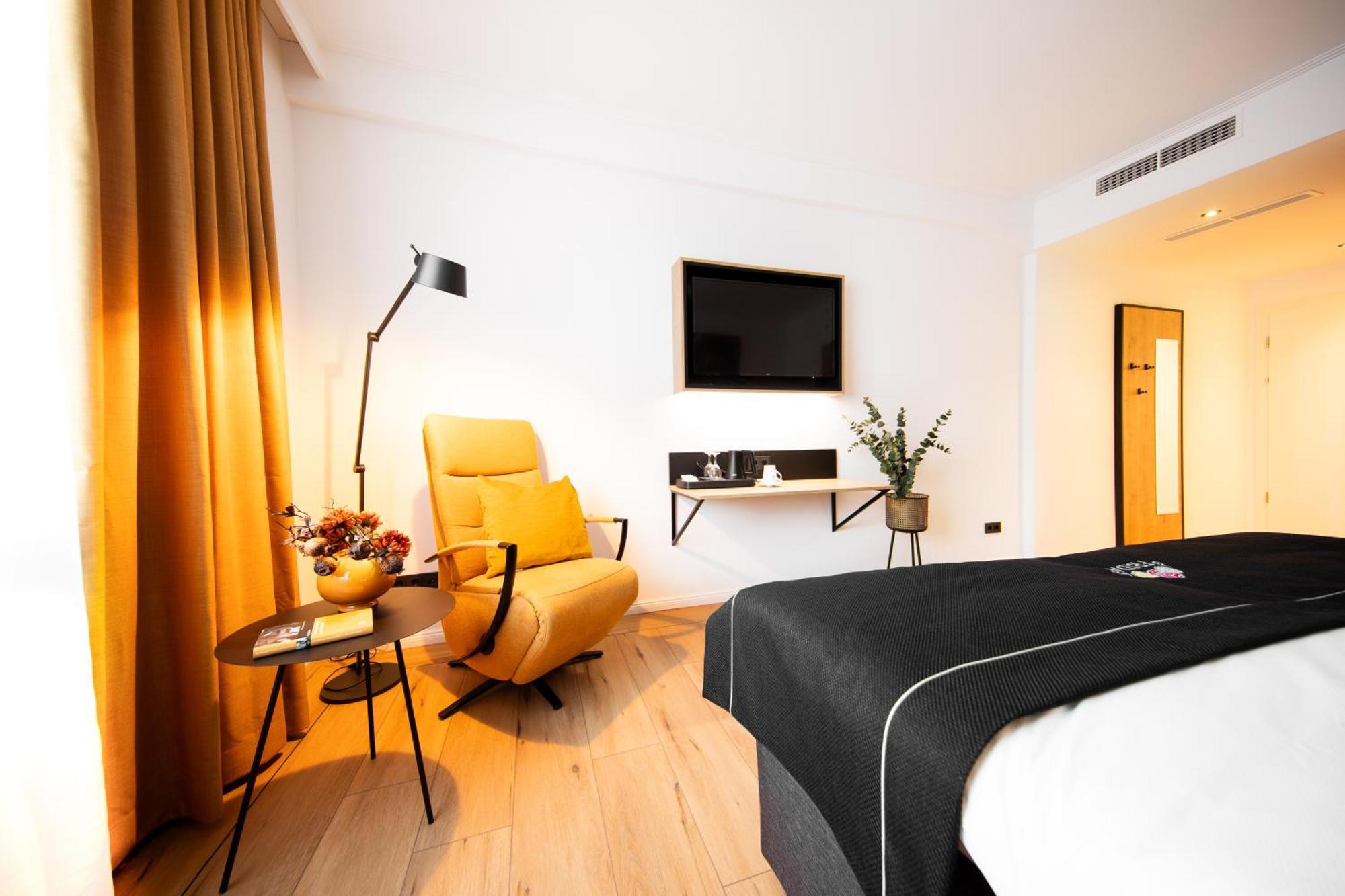 Frida Hotel & Cafe Bassum Ngoại thất bức ảnh