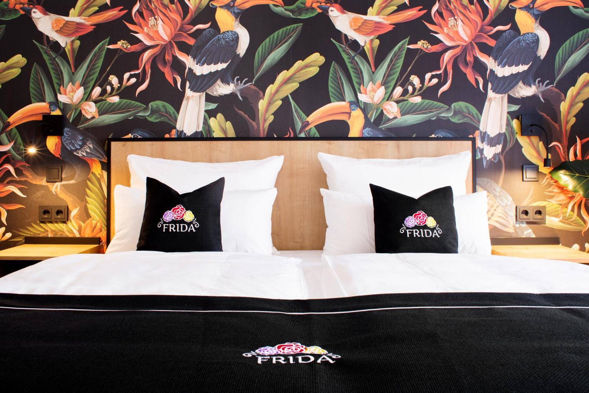 Frida Hotel & Cafe Bassum Ngoại thất bức ảnh